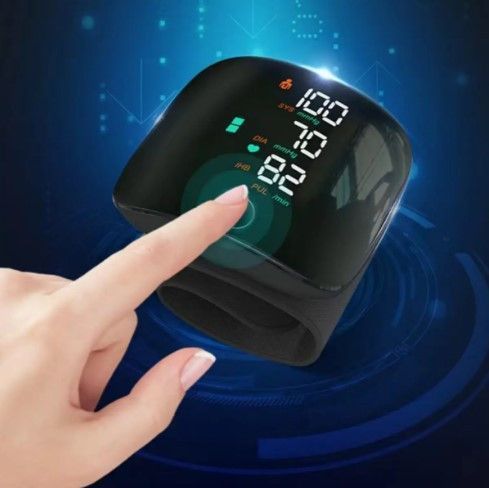 Тонометр на запястье с голосовым сопровождением и чехлом Blood Pressure Mon Украинская версия j-19 фото